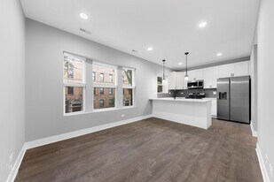 1407 W Flournoy St, Unit 2 in Chicago, IL - Building Photo