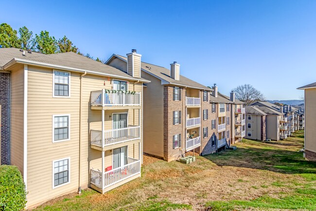 Northtowne Village Apartment Homes in Hixson, TN - Foto de edificio - Building Photo