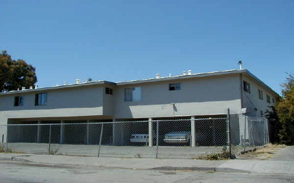 2341-2345 Cooley Ave in East Palo Alto, CA - Building Photo - Building Photo