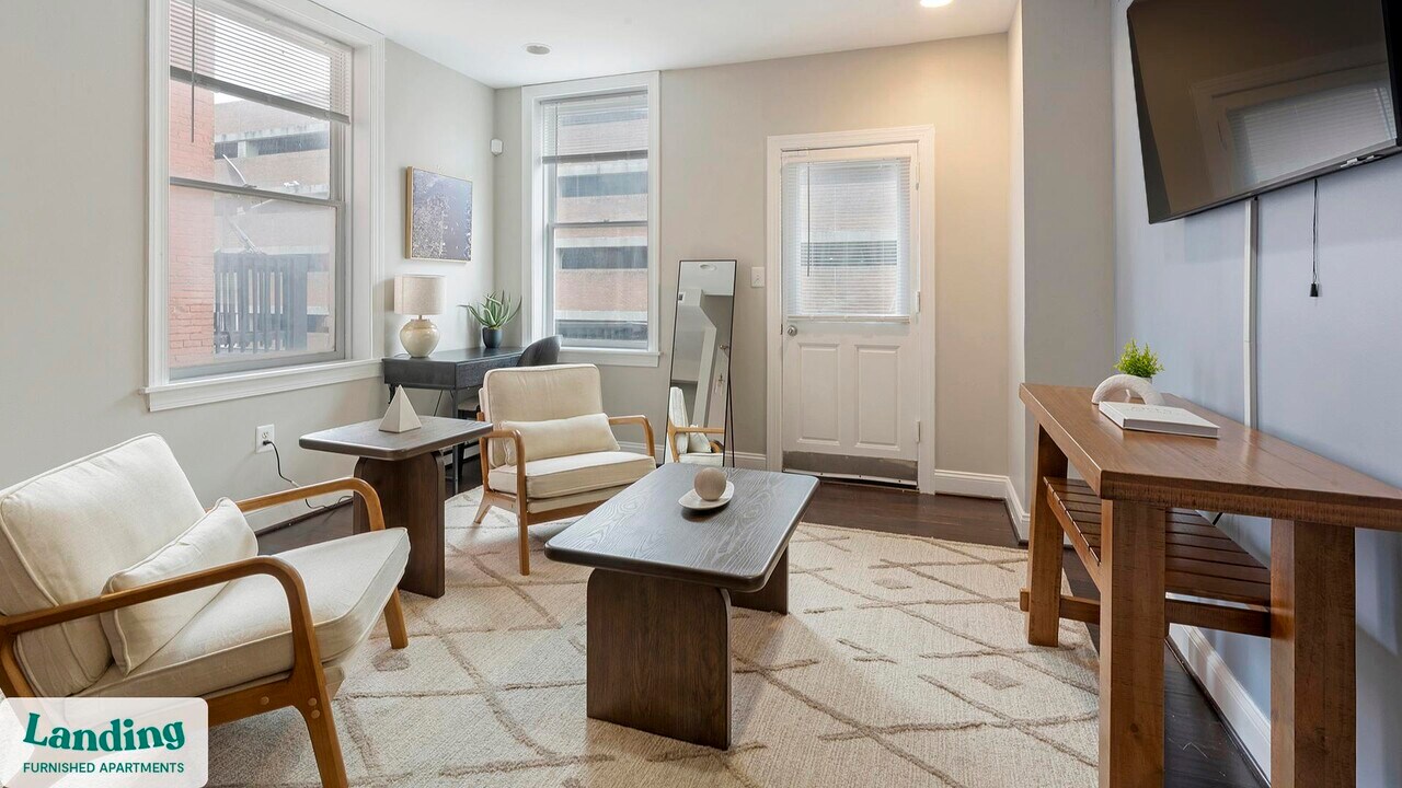 617 W Lexington St in Baltimore, MD - Building Photo