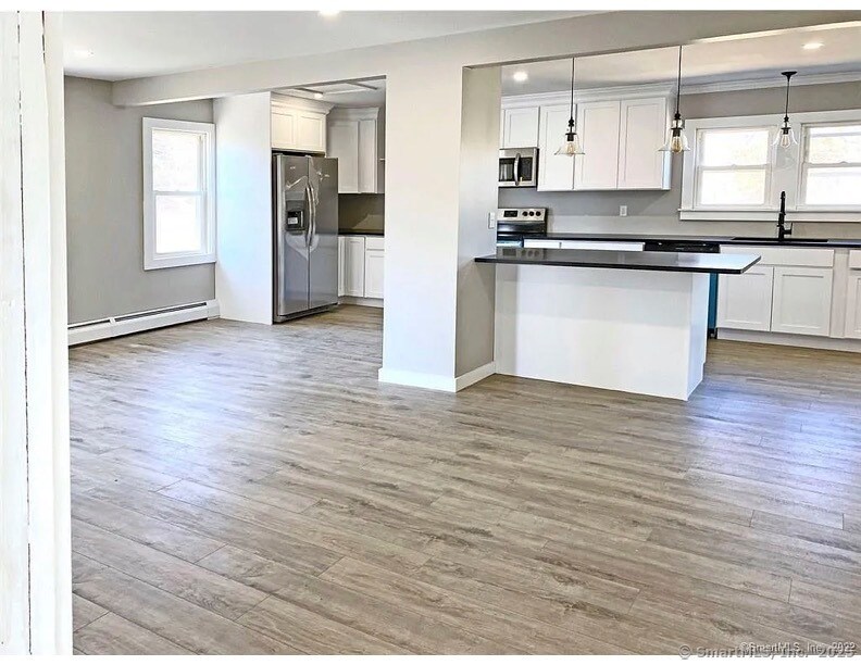 5 Tibbals Bridge Rd in Madison, CT - Building Photo