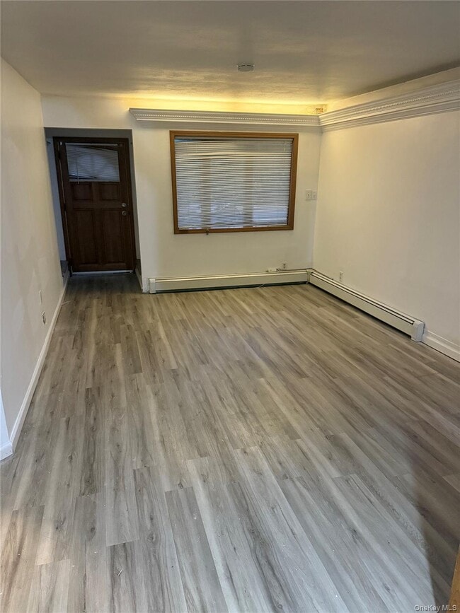 178 Commack Rd in Deer Park, NY - Building Photo - Building Photo