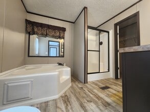 20301 Perrilloux Rd in Livingston, LA - Foto de edificio - Building Photo