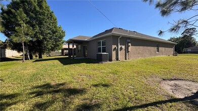 1650 Quaker Ln in Sebastian, FL - Building Photo - Building Photo