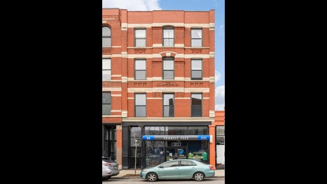 1371 N Milwaukee Ave
