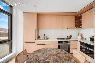 480 Kent Ave in Brooklyn, NY - Building Photo - Building Photo