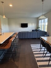 33 Poplar Ln in Hopkinton, MA - Building Photo - Building Photo