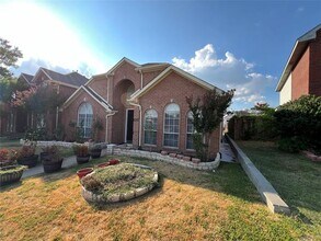 1819 Dew Valley Dr in Carrollton, TX - Building Photo - Building Photo