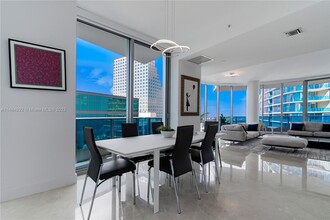 200 S Biscayne Blvd, Unit 5001 in Miami, FL - Building Photo - Building Photo