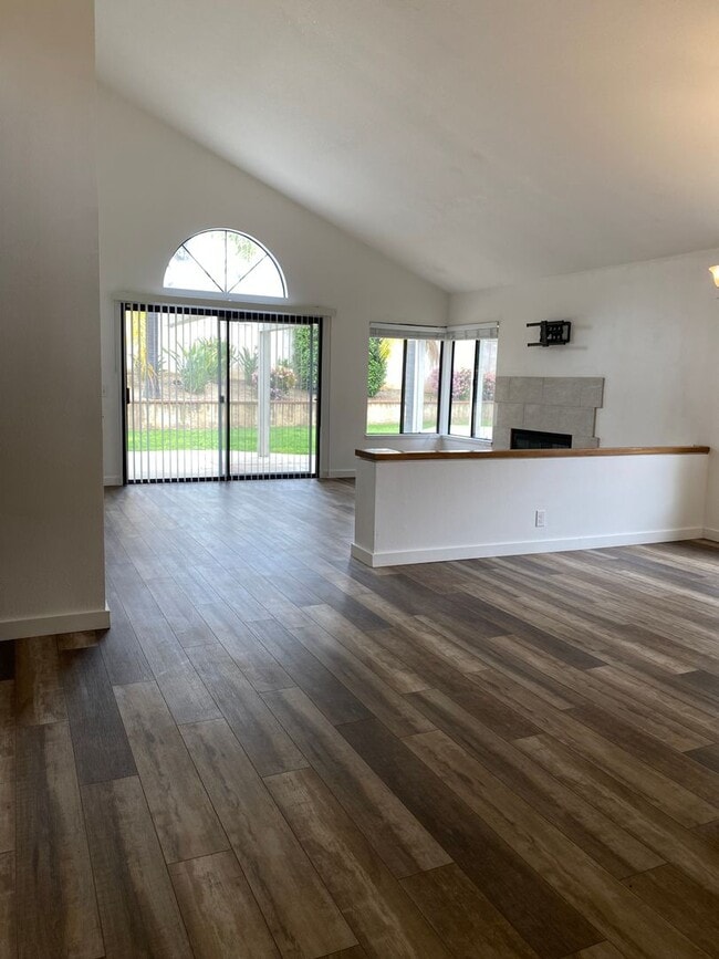 2 Sarracenia in Rancho Santa Margarita, CA - Building Photo - Building Photo