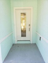 559 Coronado Cv Rd in New Smyrna Beach, FL - Building Photo