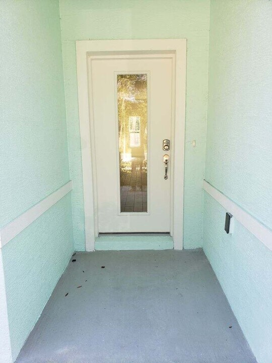 559 Coronado Cv Rd in New Smyrna Beach, FL - Building Photo