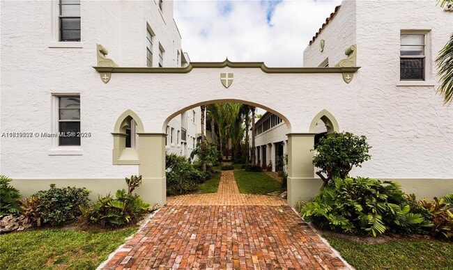 4501 Prairie Ave in Miami, FL - Building Photo - Building Photo