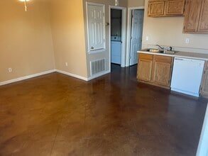 765 Old Mayhew Rd, Unit One bedroom one bath in Starkville, MS - Foto de edificio - Building Photo