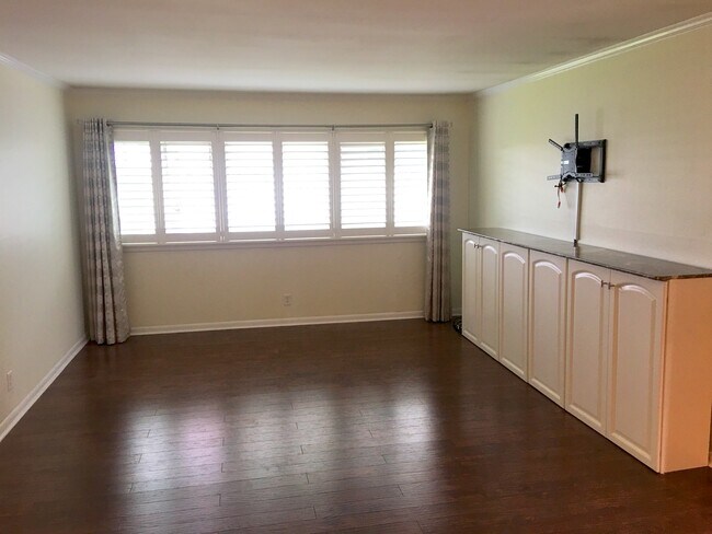 property at 1900 Richard Jones Rd