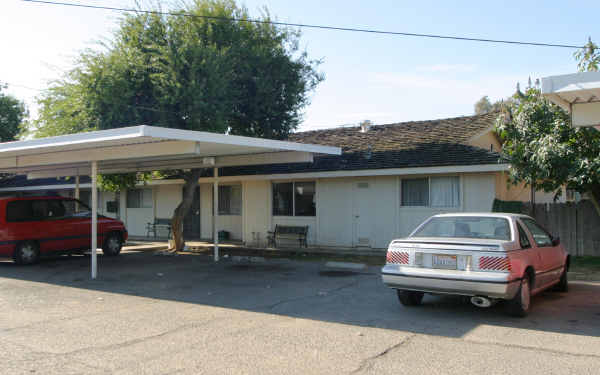 4102 E Butler Ave in Fresno, CA - Building Photo - Building Photo