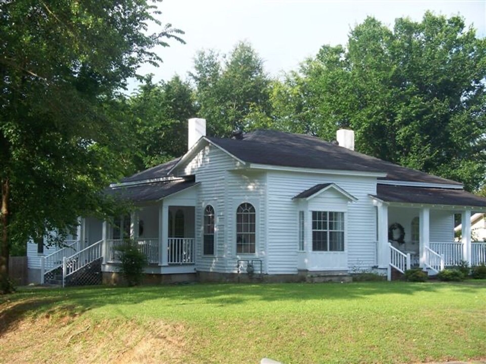 308 Wood St in Water Valley, MS - Building Photo