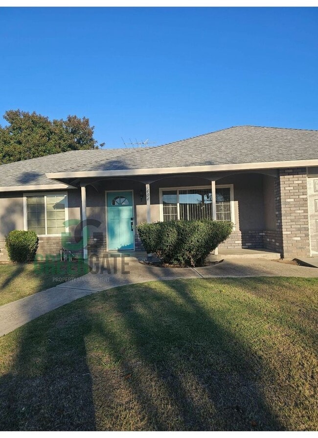 1404 Palmdale Dr in Modesto, CA - Building Photo - Building Photo