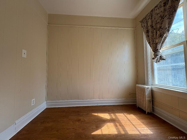 property at 2901 Paine St