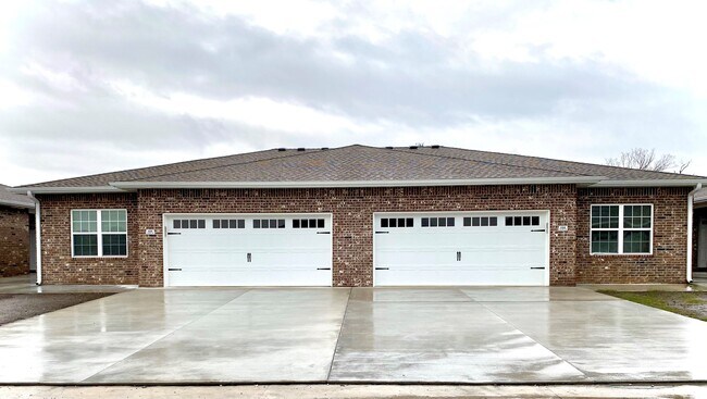 1122 Crosby Dr, Unit 1110 in Carthage, MO - Foto de edificio - Building Photo