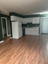 26 Hood St, Unit Apt 26 B in Winooski, VT - Building Photo