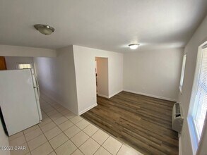 8202 Eastwood Ave in Youngstown, FL - Building Photo - Building Photo