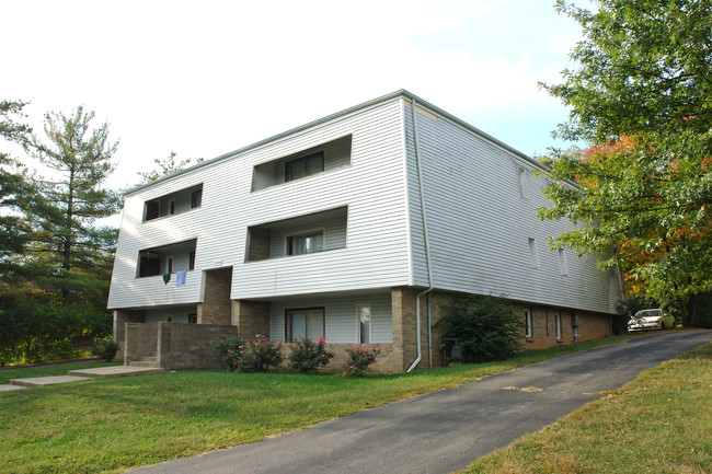 1904 Cambridge Dr in Lexington, KY - Building Photo - Building Photo