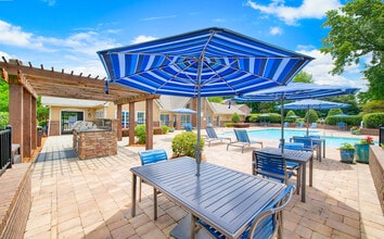 MAA Fifty-One in Matthews, NC - Building Photo - Building Photo