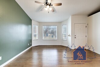 1393 Caterpillar Ave N in Meridian, ID - Building Photo - Building Photo