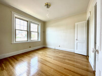 14 Alton Pl, Unit 3 in Brookline, MA - Foto de edificio - Building Photo