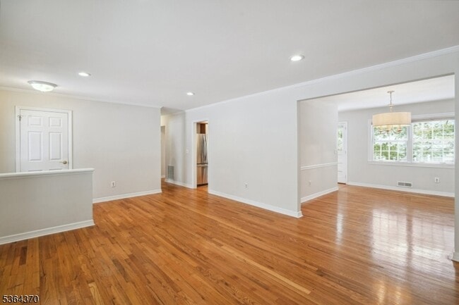 27 Possum Way in New Providence, NJ - Building Photo - Building Photo