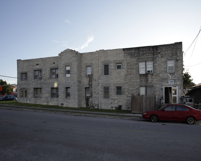 1274 NW 6th St in Miami, FL - Foto de edificio - Building Photo