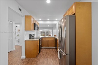 5851 NW 62nd Ave in Tamarac, FL - Building Photo - Building Photo