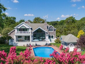 18 Remsen Ln in West Hampton Dunes, NY - Building Photo - Building Photo