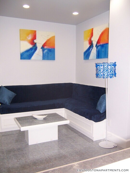 188 Maverick St in Boston, MA - Building Photo