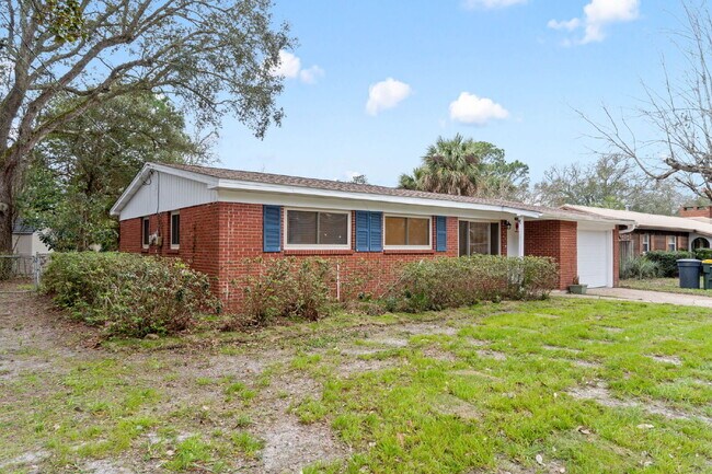 234 Holmes Blvd NW in Fort Walton Beach, FL - Foto de edificio - Building Photo