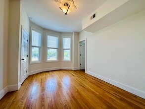 214 Central Ave in Jersey City, NJ - Building Photo - Building Photo