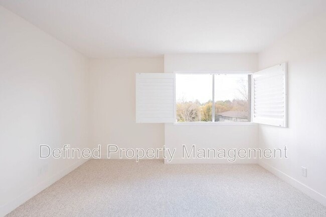 10020 Zelzah Ave in Los Angeles, CA - Building Photo - Building Photo