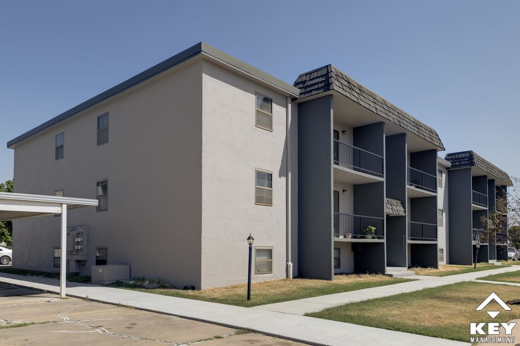 Garden Grove Apartments in Hutchinson, KS - Foto de edificio