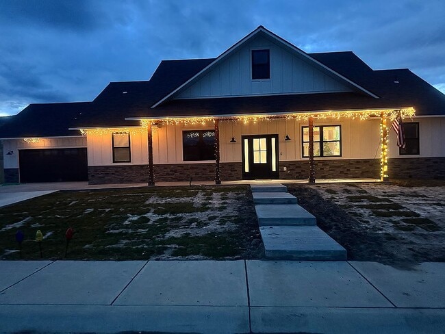 104 Easy St in Salmon, ID - Building Photo - Building Photo