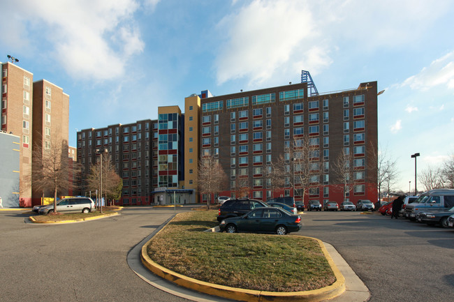 Edgewood Terrace/The View Senior Apartments in Washington, DC - Building Photo - Building Photo