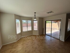 8837 W Preston Ln in Tolleson, AZ - Foto de edificio - Building Photo
