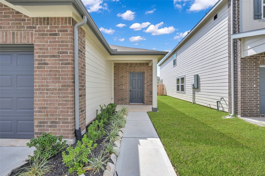 583 Firemoon St in Conroe, TX - Building Photo