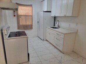 301 NW 177th St in Miami, FL - Building Photo - Building Photo