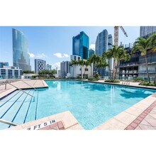 31 SE 5th St in Miami, FL - Foto de edificio - Building Photo