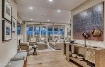 5553 E Stella Ln in Paradise Valley, AZ - Building Photo - Building Photo