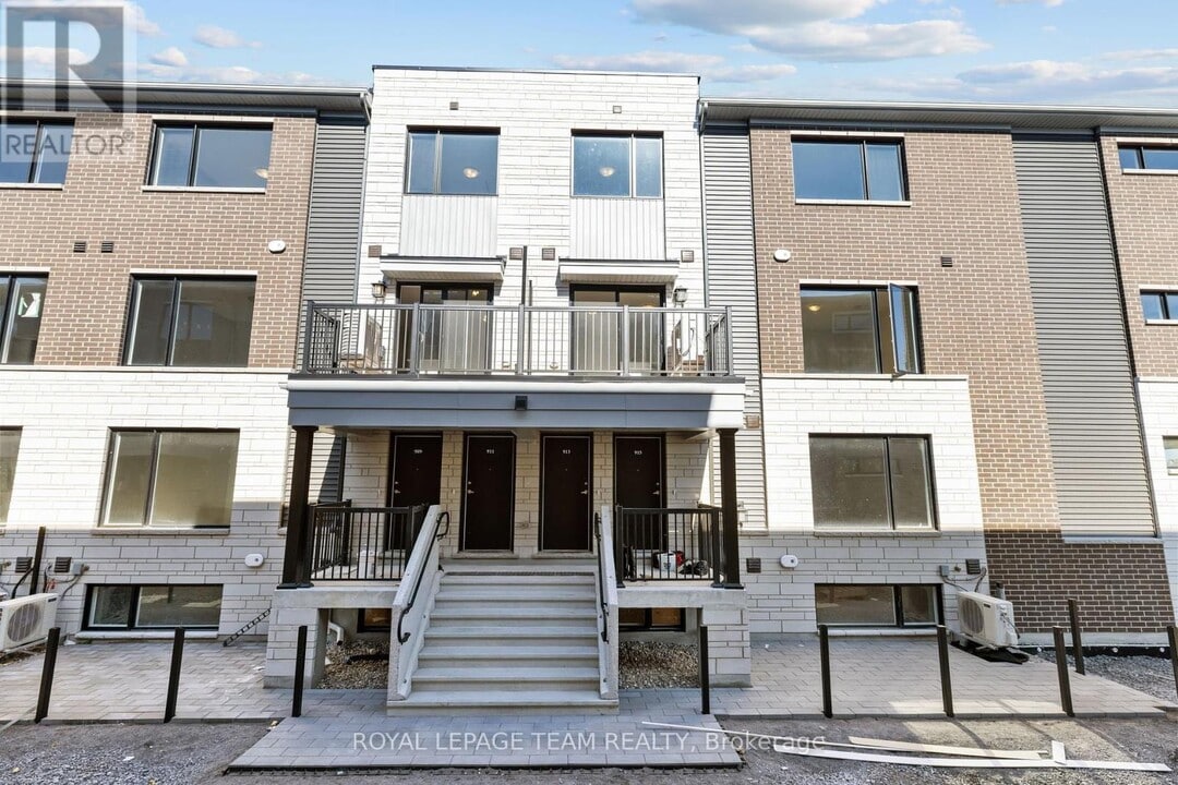 913 Creekway Private in Ottawa, ON - Building Photo