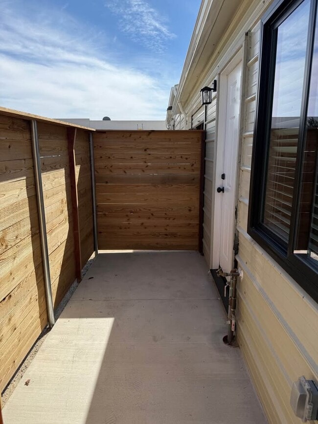 1956 W 9th St in Upland, CA - Building Photo - Building Photo