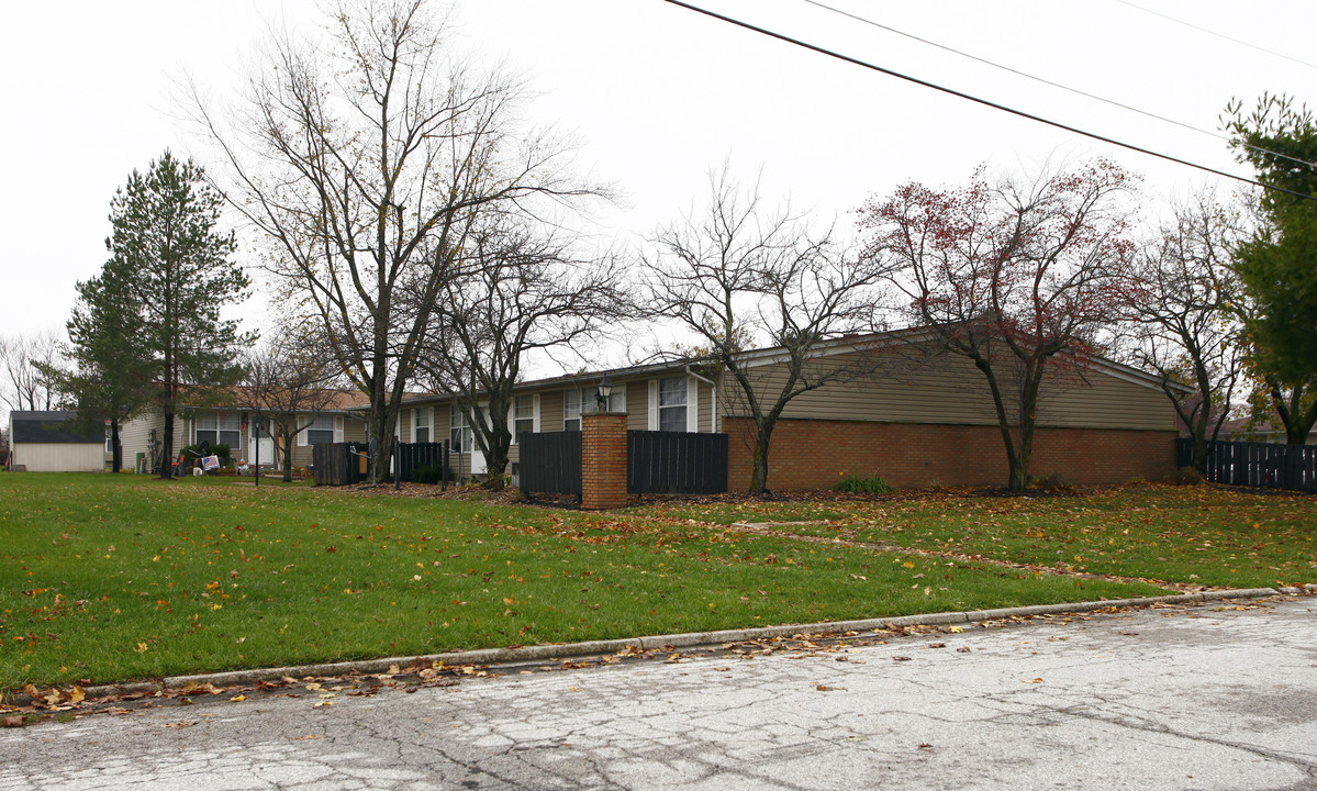 Pines Apartments in Shelby, OH - Building Photo