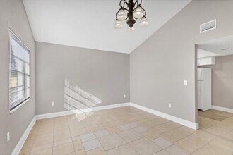 101 Avenida De Bahia in Nokomis, FL - Building Photo - Building Photo